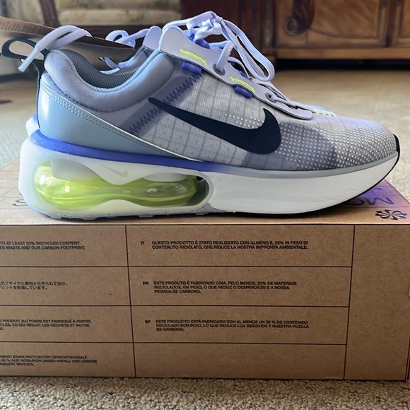 BRAND NEW Nike air max 2021 BIG KIDS 6/WOMENS